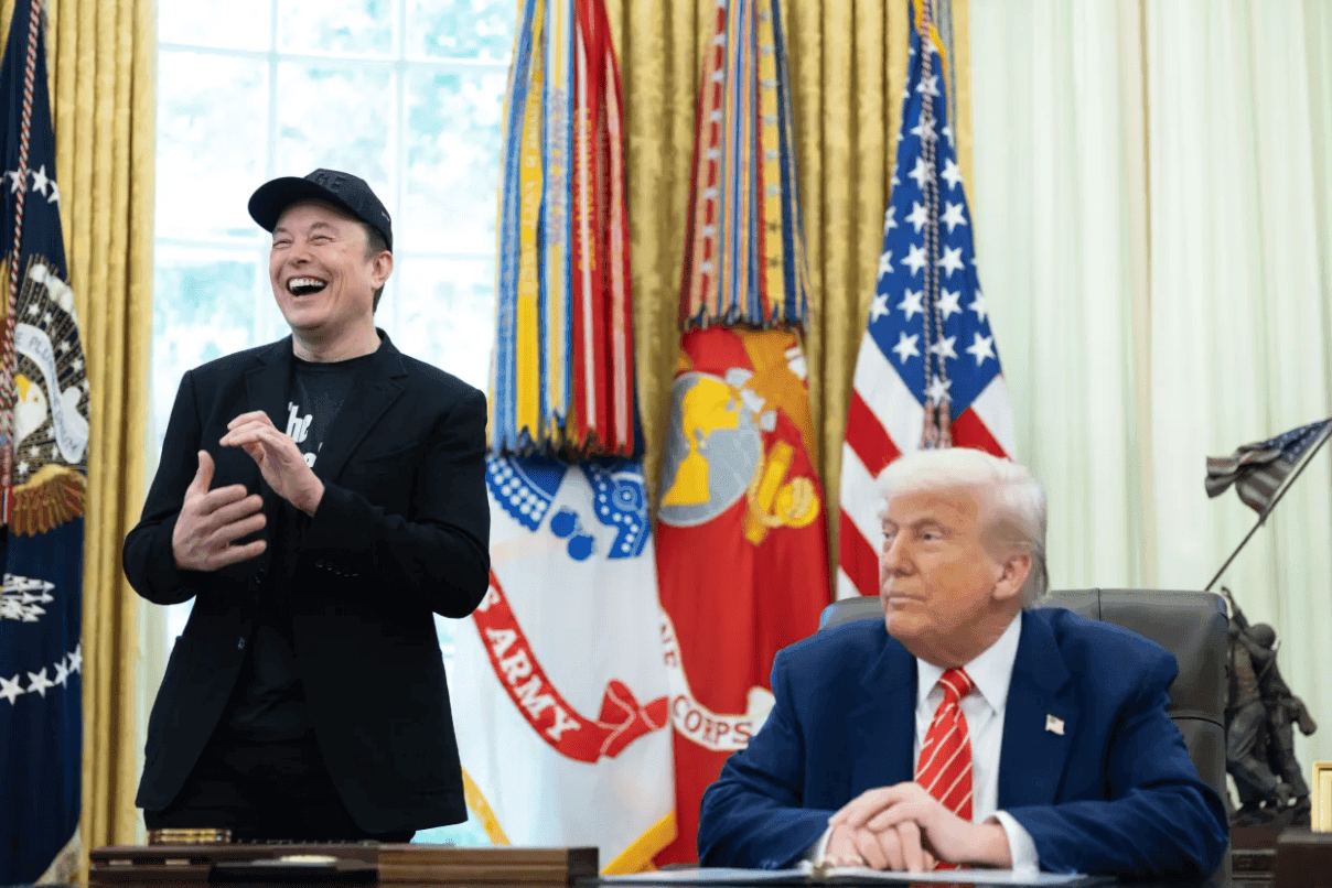 Mối liên hệ cổ phiếu SpaceX của Trump: Ý nghĩa thực sự của các báo cáo về tài khoản tiết kiệm của con cái